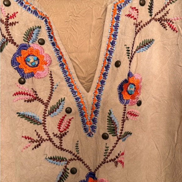 Tantrums Beige top with Floral Embroidery
Boho Vintage Hippie Tunic - Picture 3 of 6